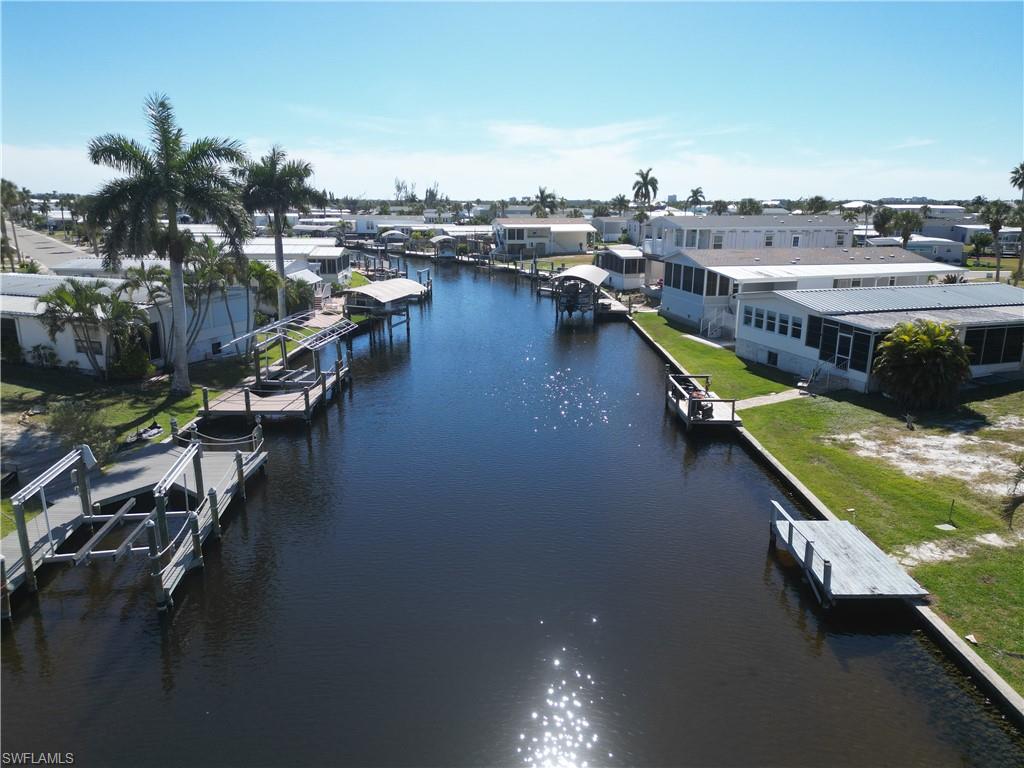 BAYSIDE ESTATES - Land