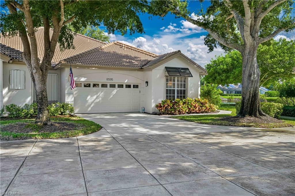 8595 Fairway Bend DR