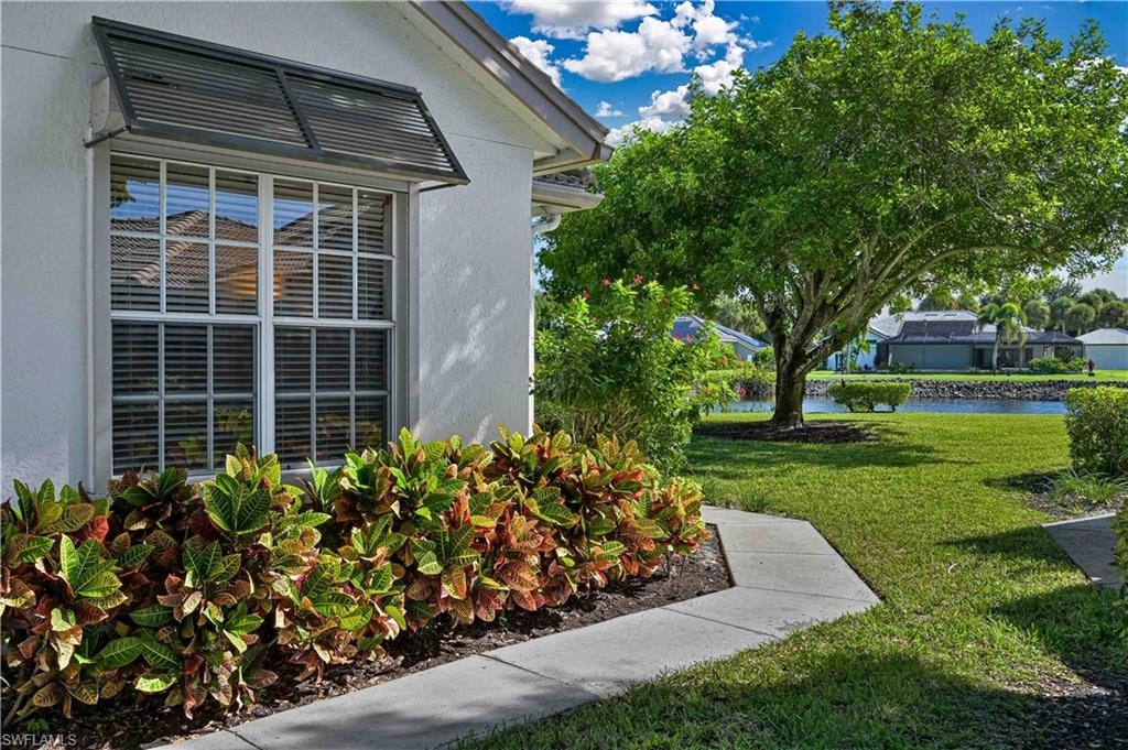 8595 Fairway Bend DR