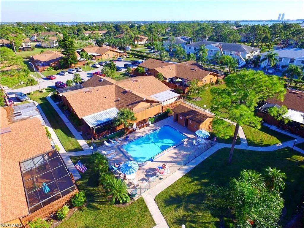 FOXMOOR LAKES - Residential