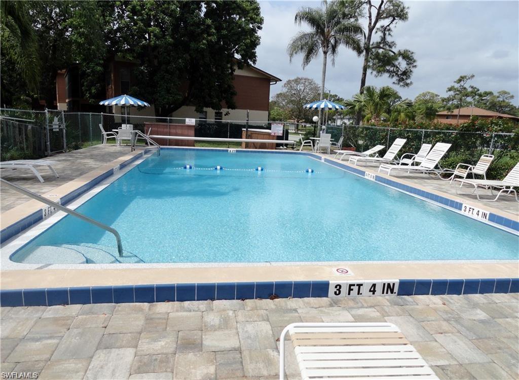 FOXMOOR LAKES - Residential