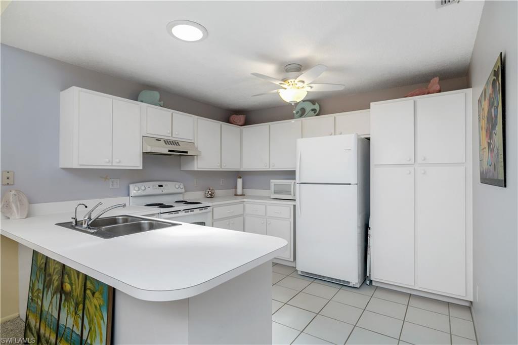 FOXMOOR LAKES - Residential