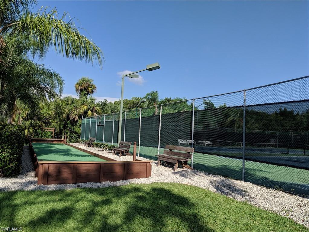 FOXMOOR LAKES - Residential