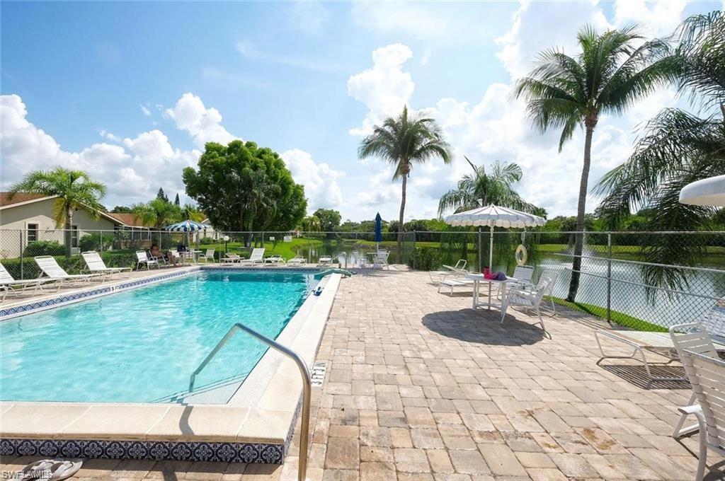 FOXMOOR LAKES - Residential