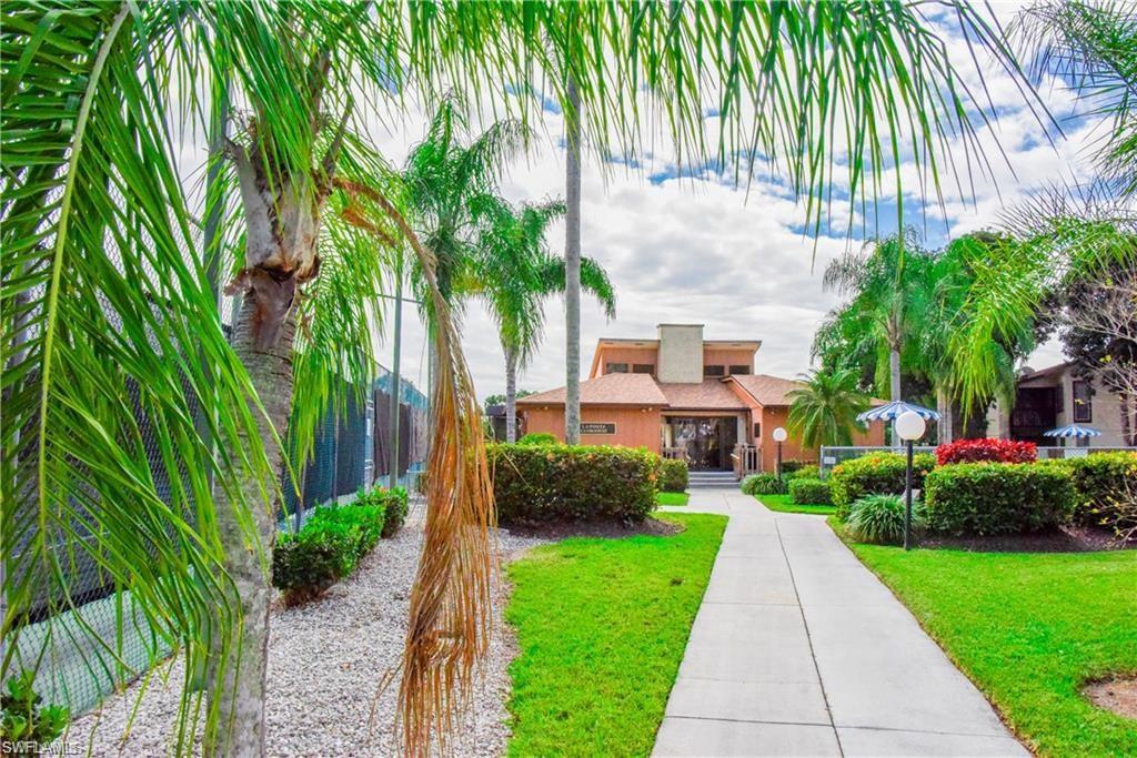 FOXMOOR LAKES - Residential