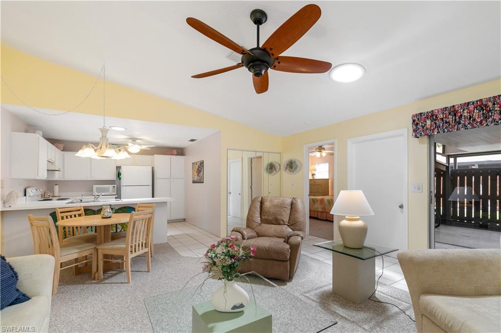 FOXMOOR LAKES - Residential