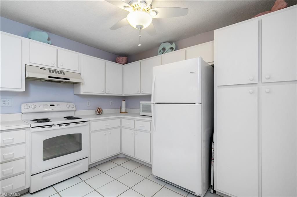 FOXMOOR LAKES - Residential