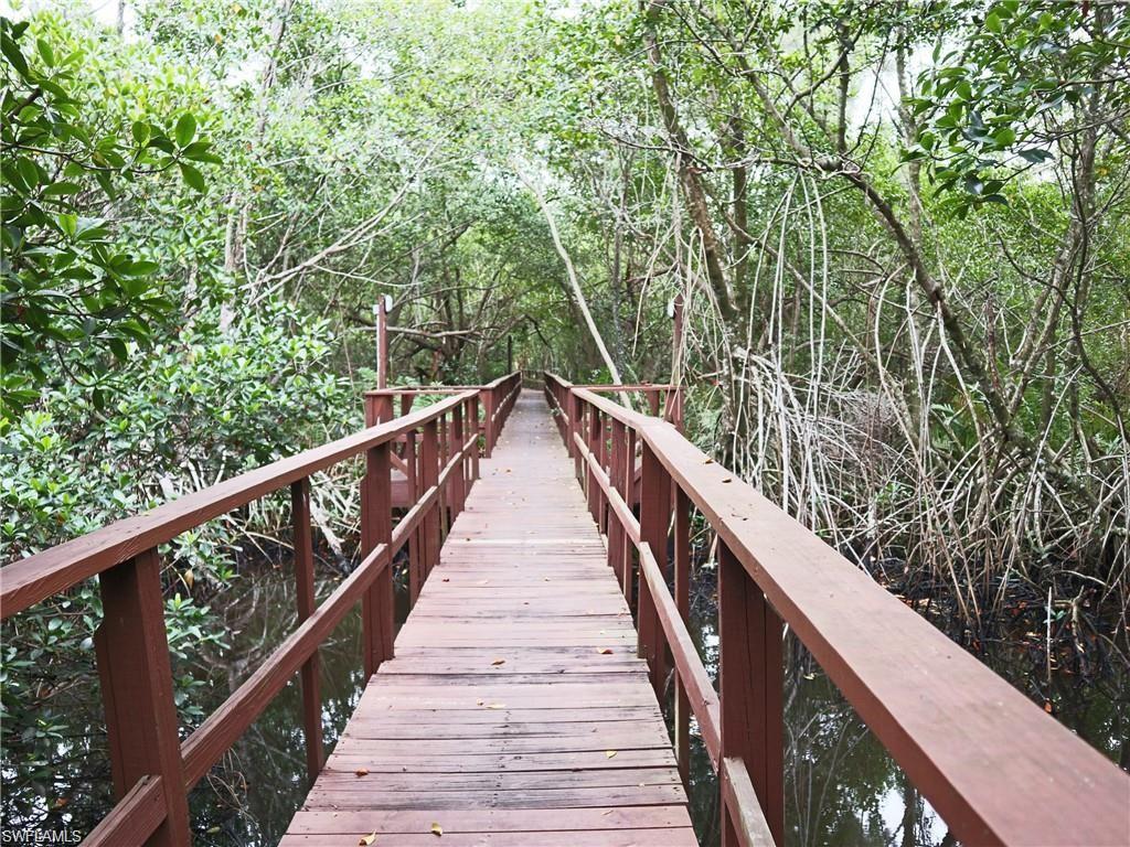 FOXMOOR LAKES - Residential