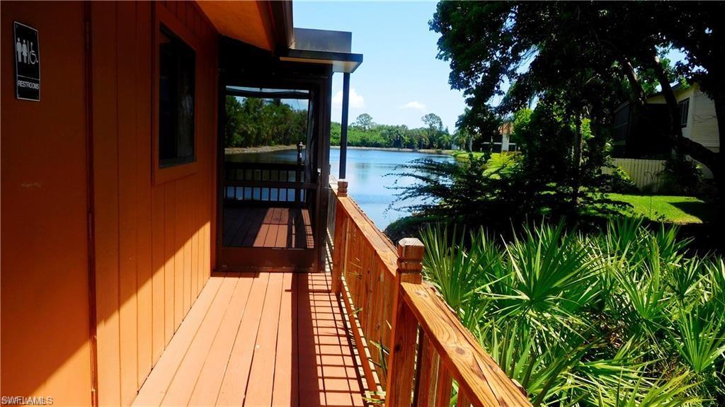 FOXMOOR LAKES - Residential