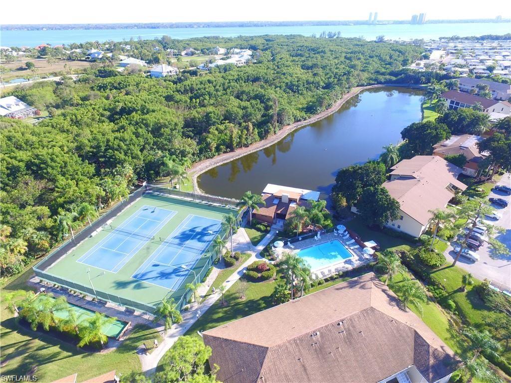 FOXMOOR LAKES - Residential