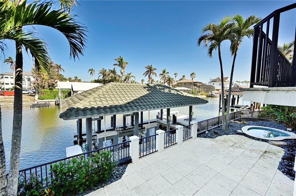 175 Bayview AVE