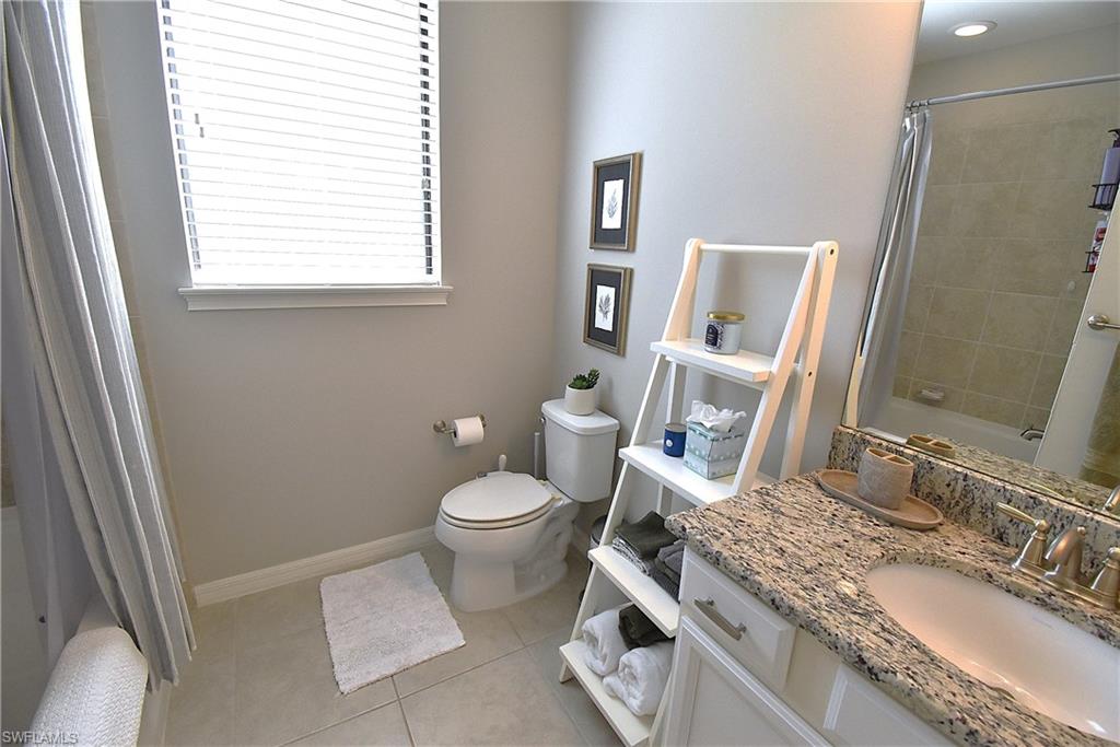 ESPLANADE - Residential Lease