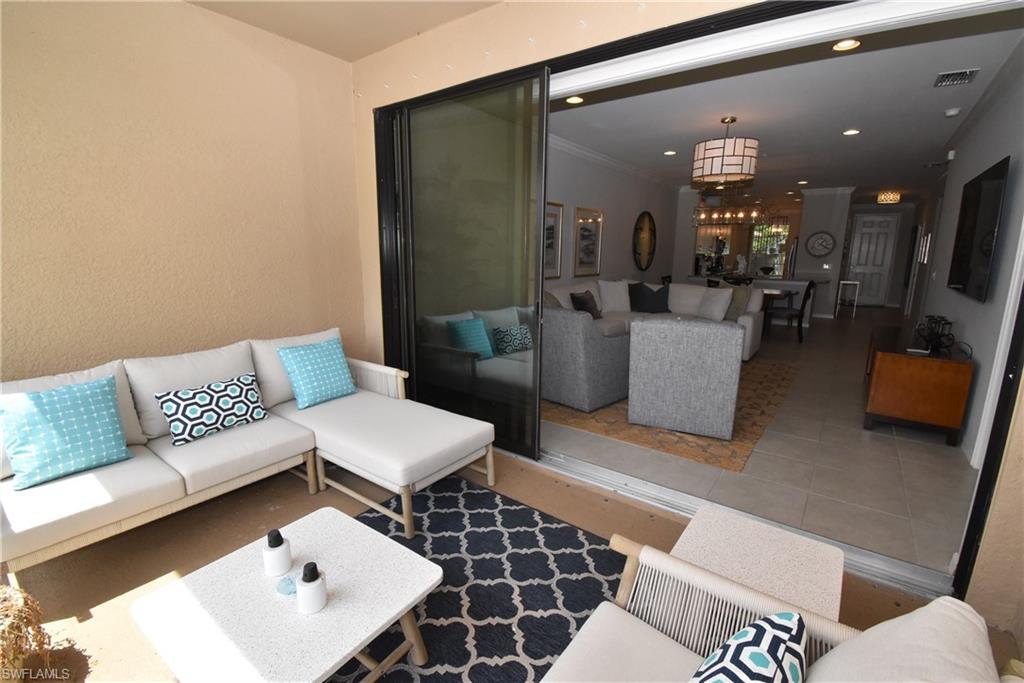 ESPLANADE - Residential Lease