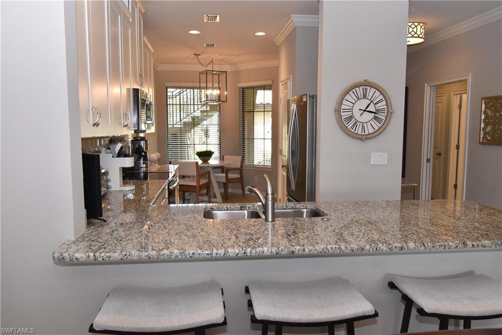 ESPLANADE - Residential Lease