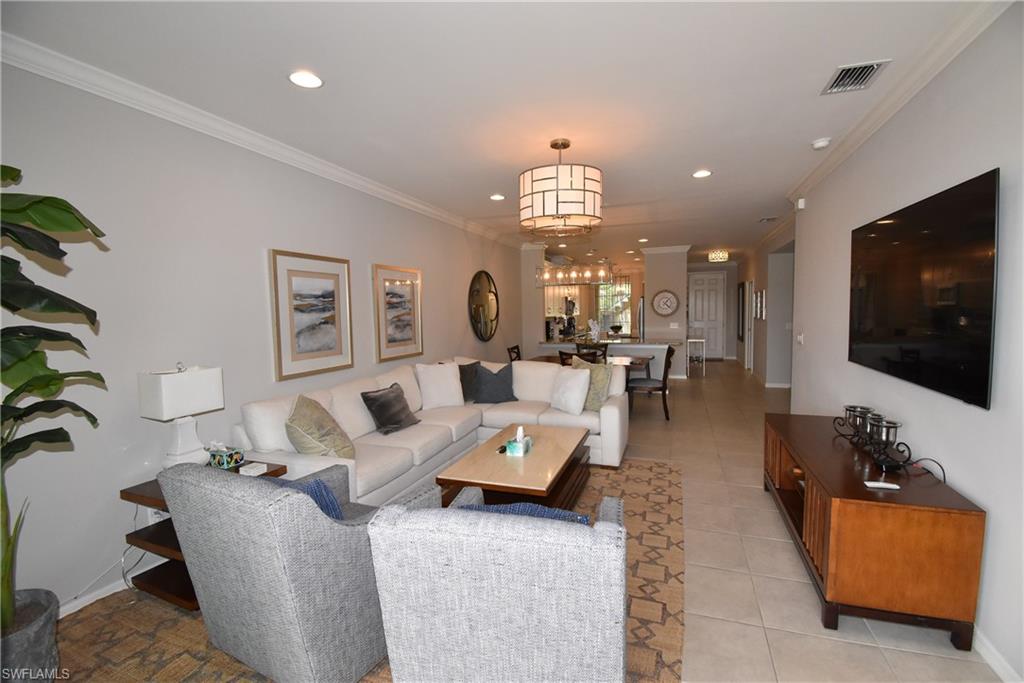 ESPLANADE - Residential Lease