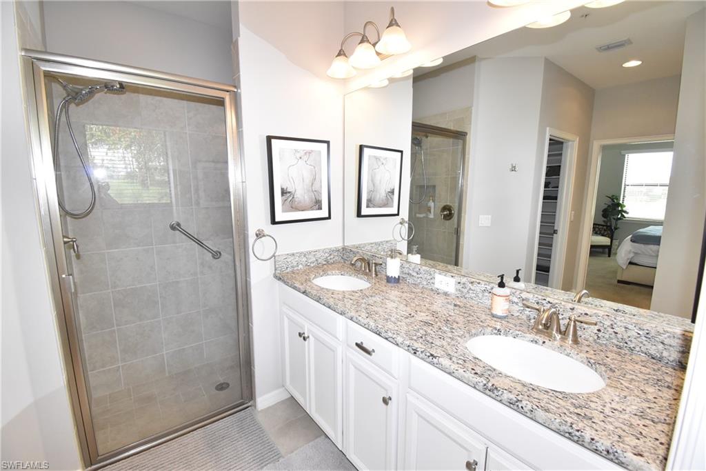 ESPLANADE - Residential Lease