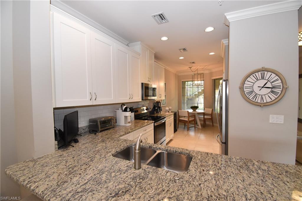 ESPLANADE - Residential Lease