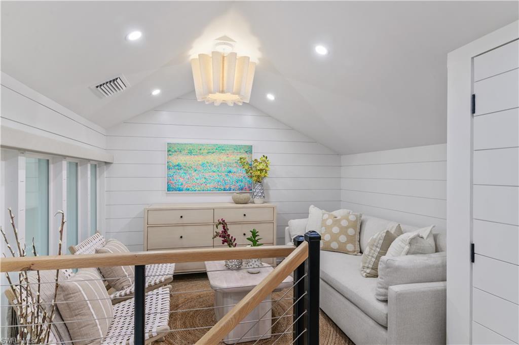 BEACH COTTAGES - Residential