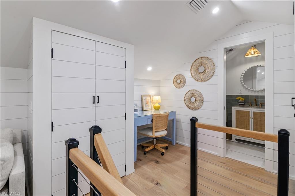 BEACH COTTAGES - Residential