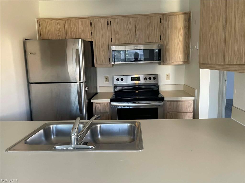 VILLAGE OF CEDARBEND - Residential Lease