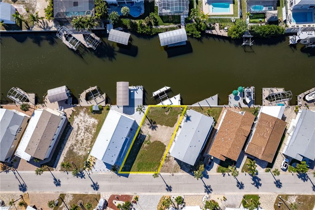 BAYSIDE ESTATES - Land