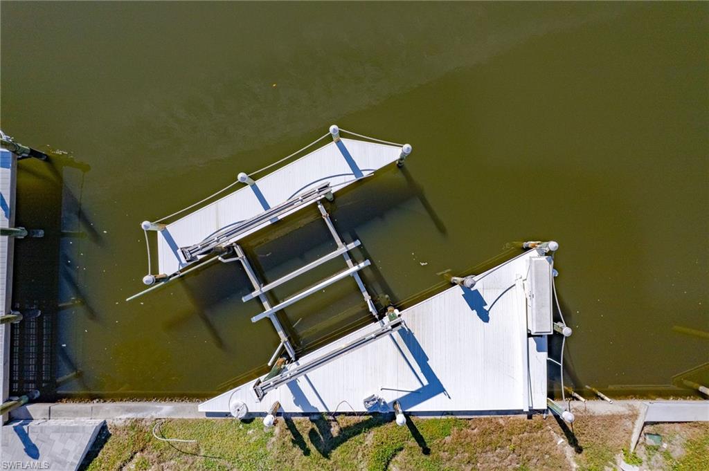 BAYSIDE ESTATES - Land