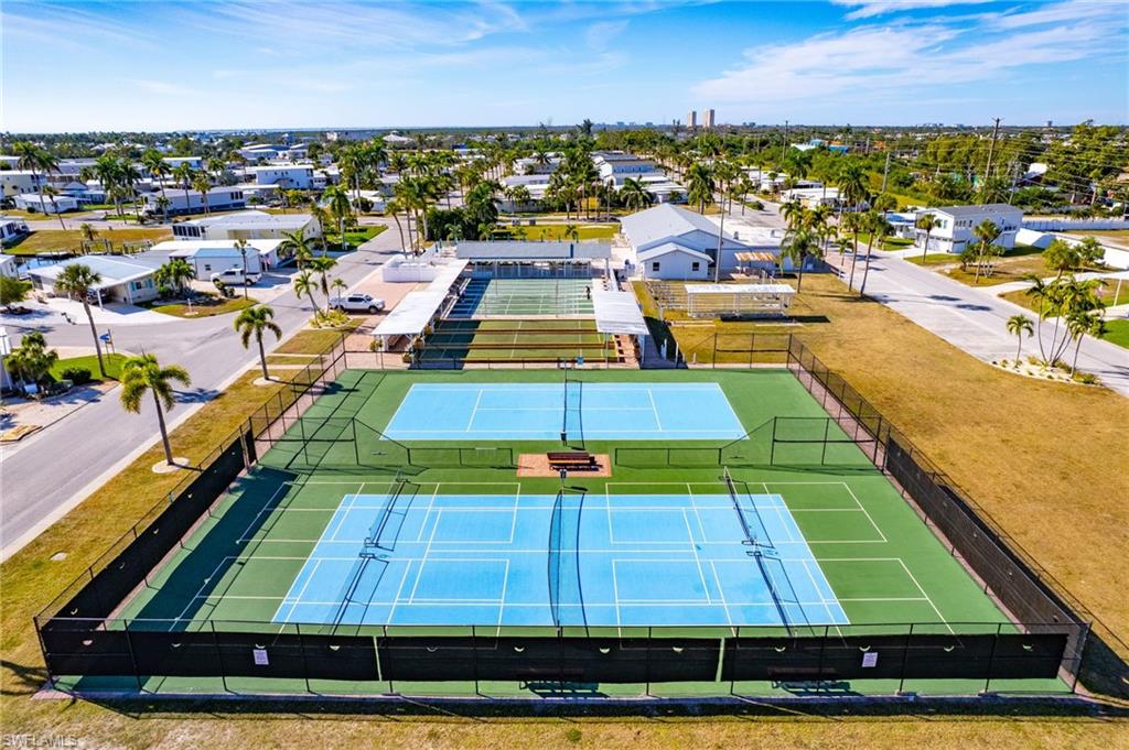 BAYSIDE ESTATES - Land