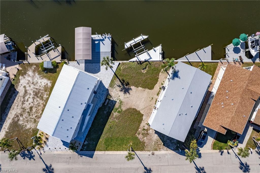 BAYSIDE ESTATES - Land