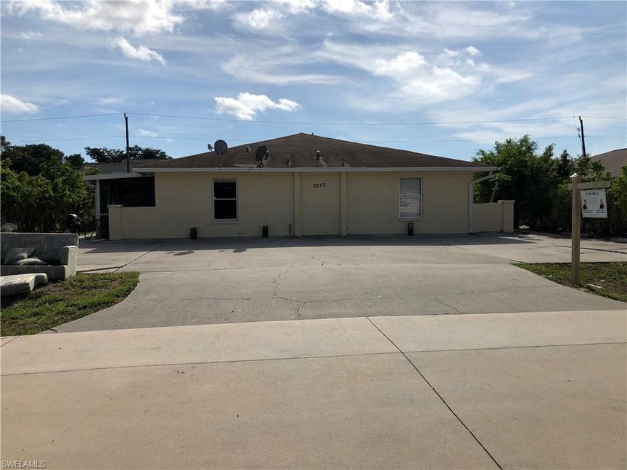 Great triplex in Golden Gate City. All units 2 bedroom, 2 bath with patios. Laundry hookups in units.