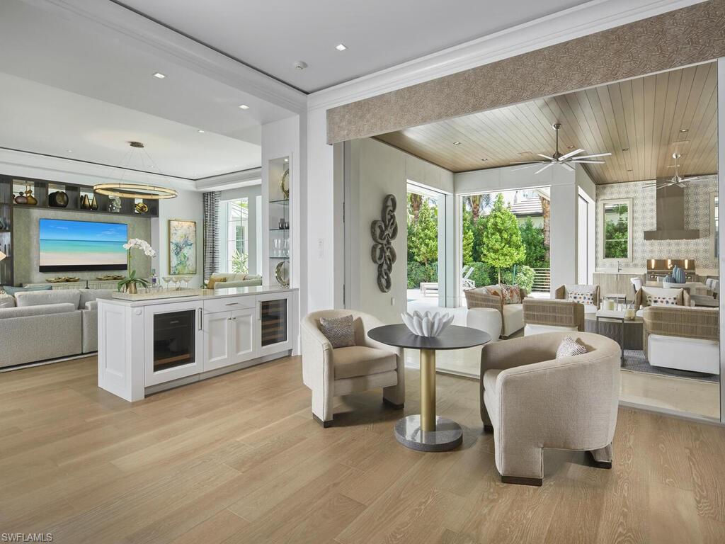 AQUALANE SHORES - Residential