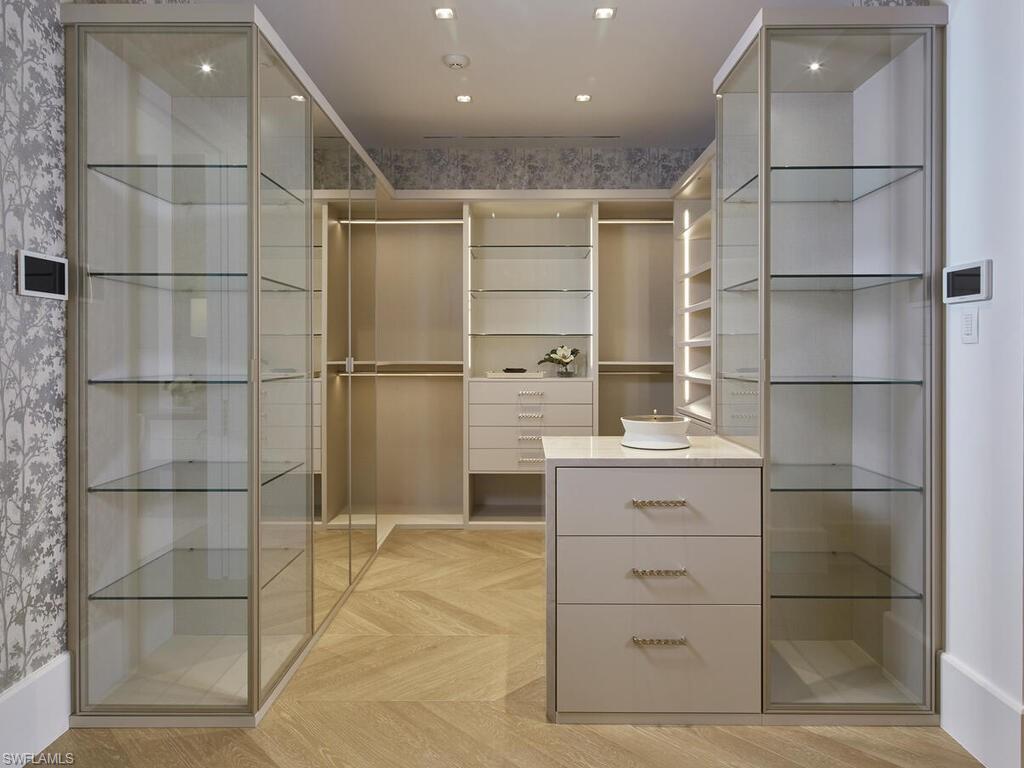 AQUALANE SHORES - Residential