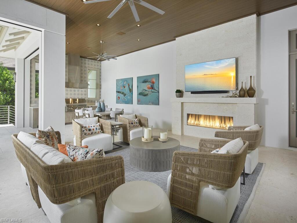 AQUALANE SHORES - Residential