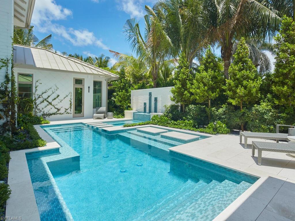 AQUALANE SHORES - Residential