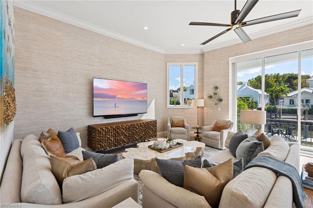 AQUALANE SHORES - Residential