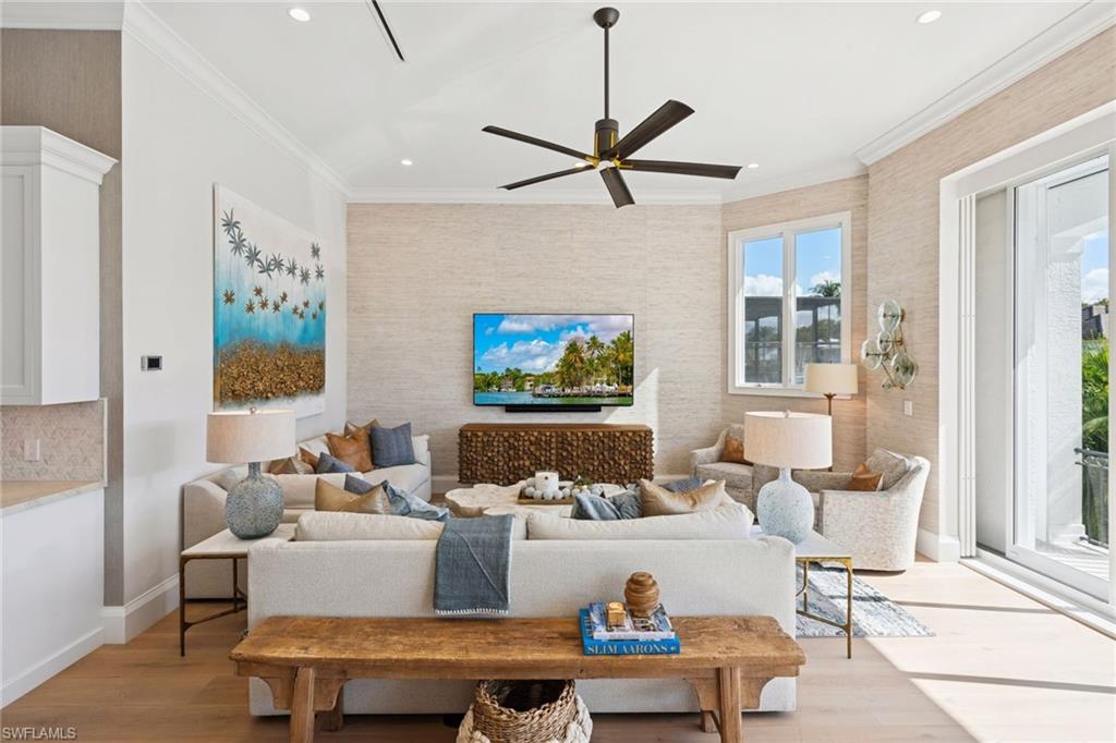 AQUALANE SHORES - Residential