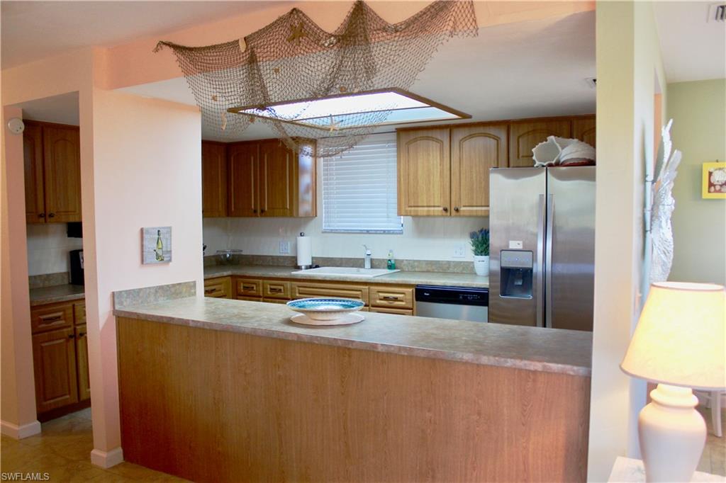 LOS CINCO THE FIVE CONDO - Residential