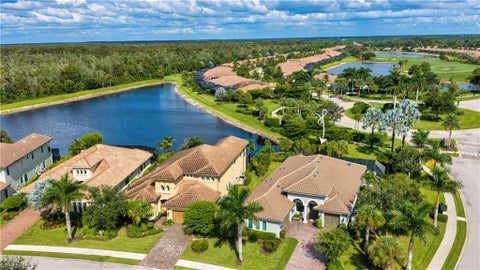 Photo of 12718 Dundee LN, NAPLES, FL 34120 (MLS # 226035867)