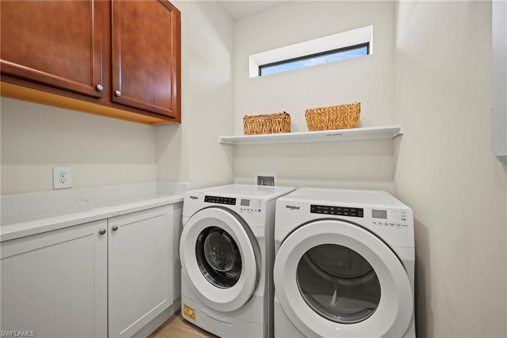 ESPLANADE LAKE CLUB - Residential