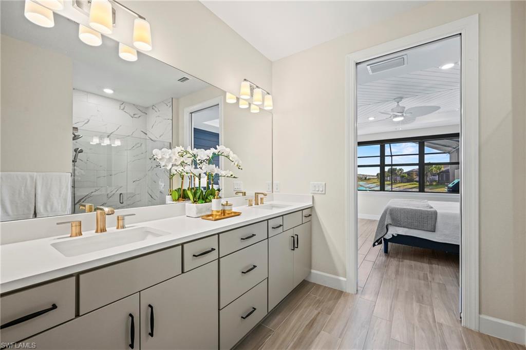 ESPLANADE LAKE CLUB - Residential