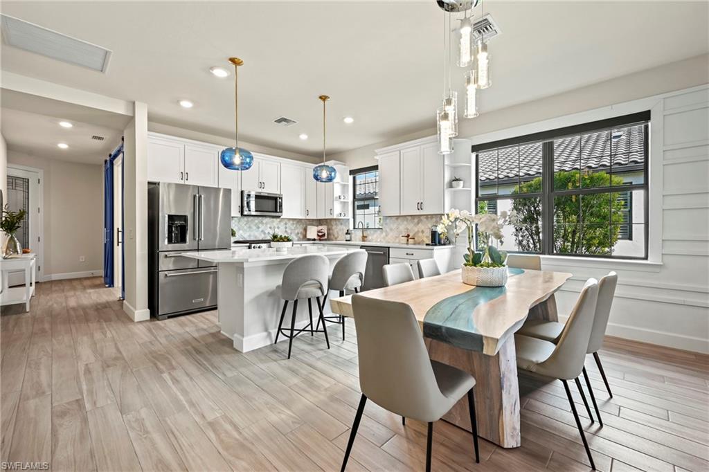 ESPLANADE LAKE CLUB - Residential