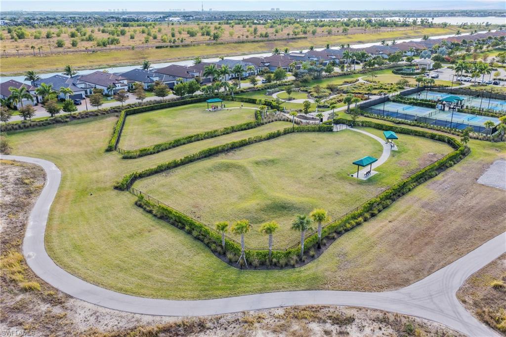 ESPLANADE LAKE CLUB - Residential