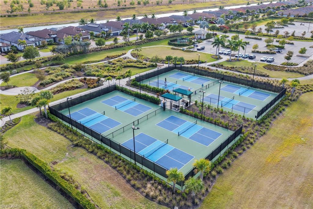 ESPLANADE LAKE CLUB - Residential