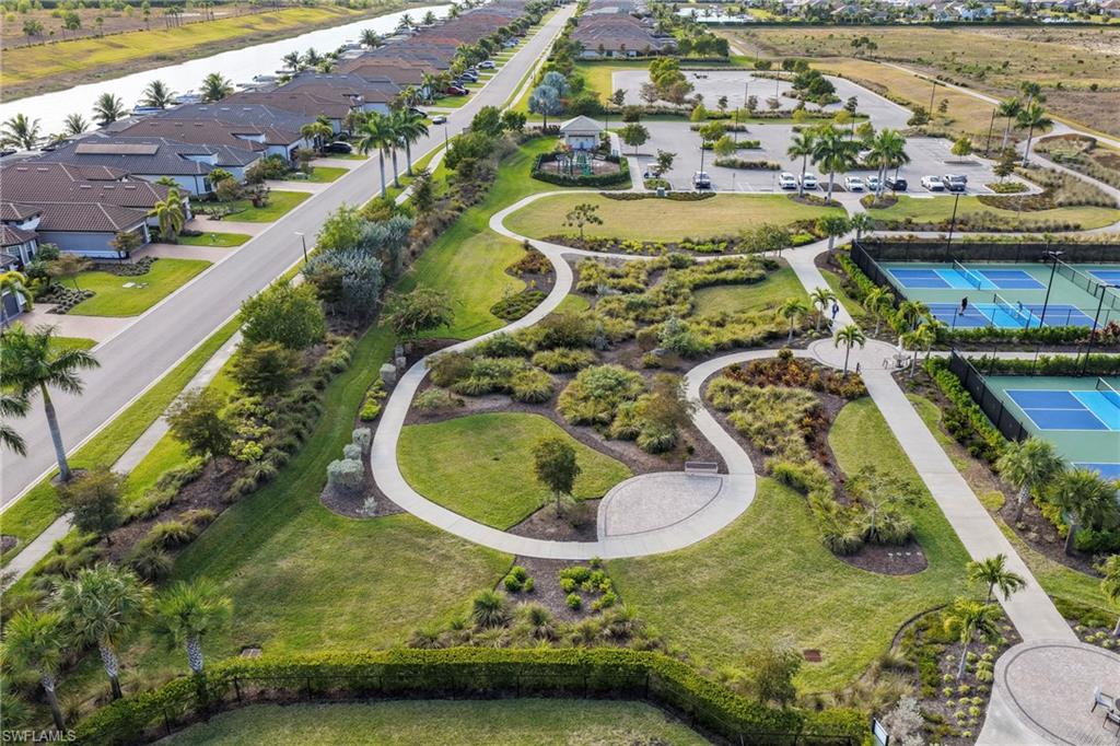 ESPLANADE LAKE CLUB - Residential