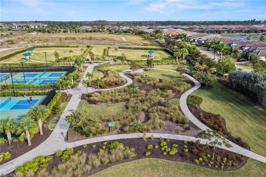 ESPLANADE LAKE CLUB - Residential