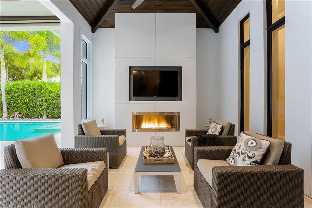 OLDE NAPLES - Residential