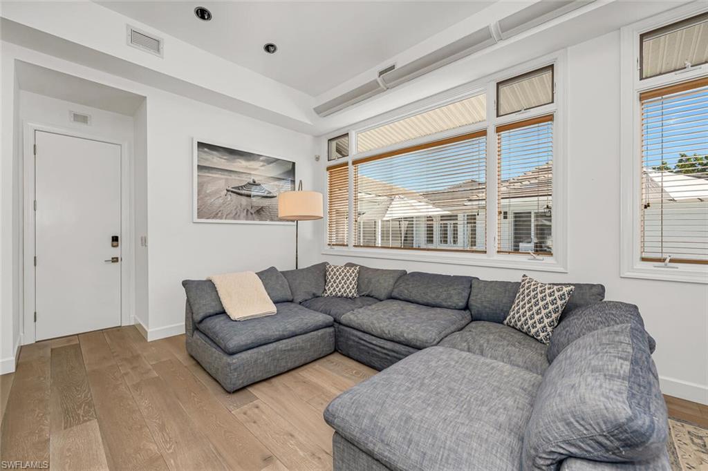 MOORINGS - Residential