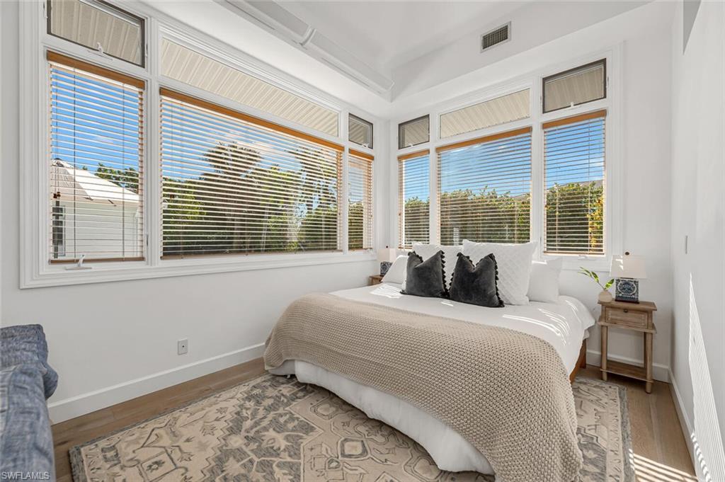 MOORINGS - Residential