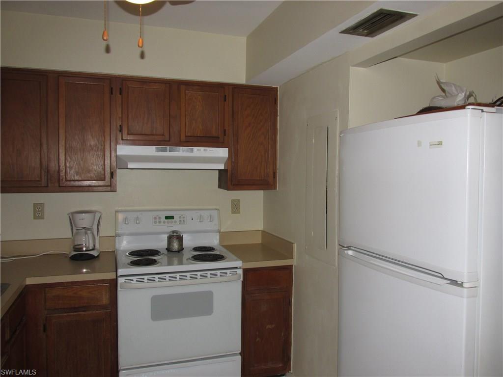 TROPIC SCHOONER APTS - Residential