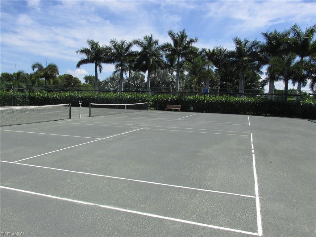 TROPIC SCHOONER APTS - Residential