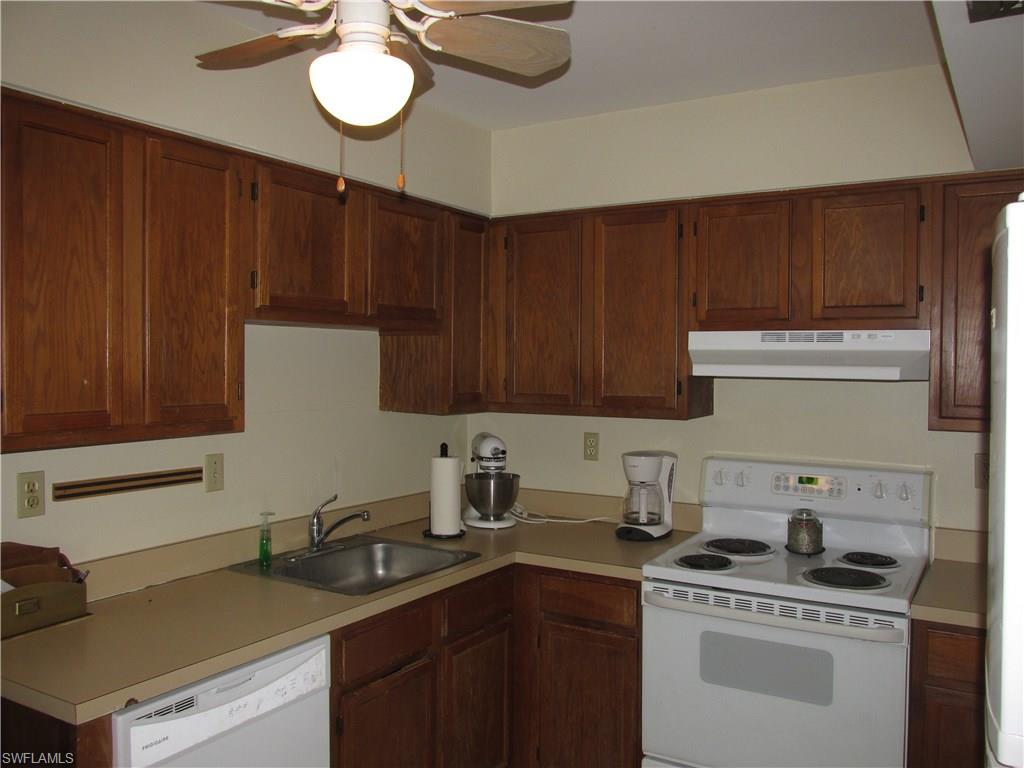 TROPIC SCHOONER APTS - Residential